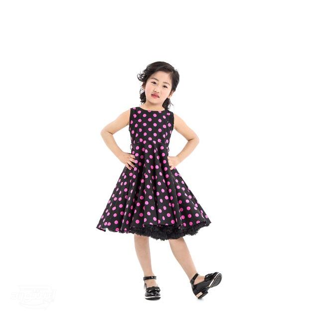 ملابس صيفية للأطفال بدون أكمام ذات تصميم رأئع وجذاب ومبطن من الداخل يحتوى على دوائر ملونه بالوان مختلفة عالية الجودة ذات لون اسود 